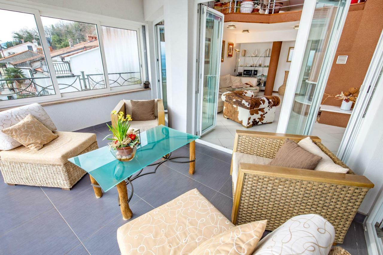 오파티아 Luxury Penthouse Prestige Near The Sea 아파트 외부 사진