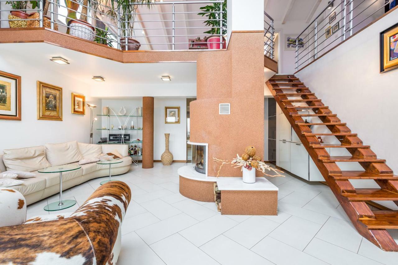 오파티아 Luxury Penthouse Prestige Near The Sea 아파트 외부 사진