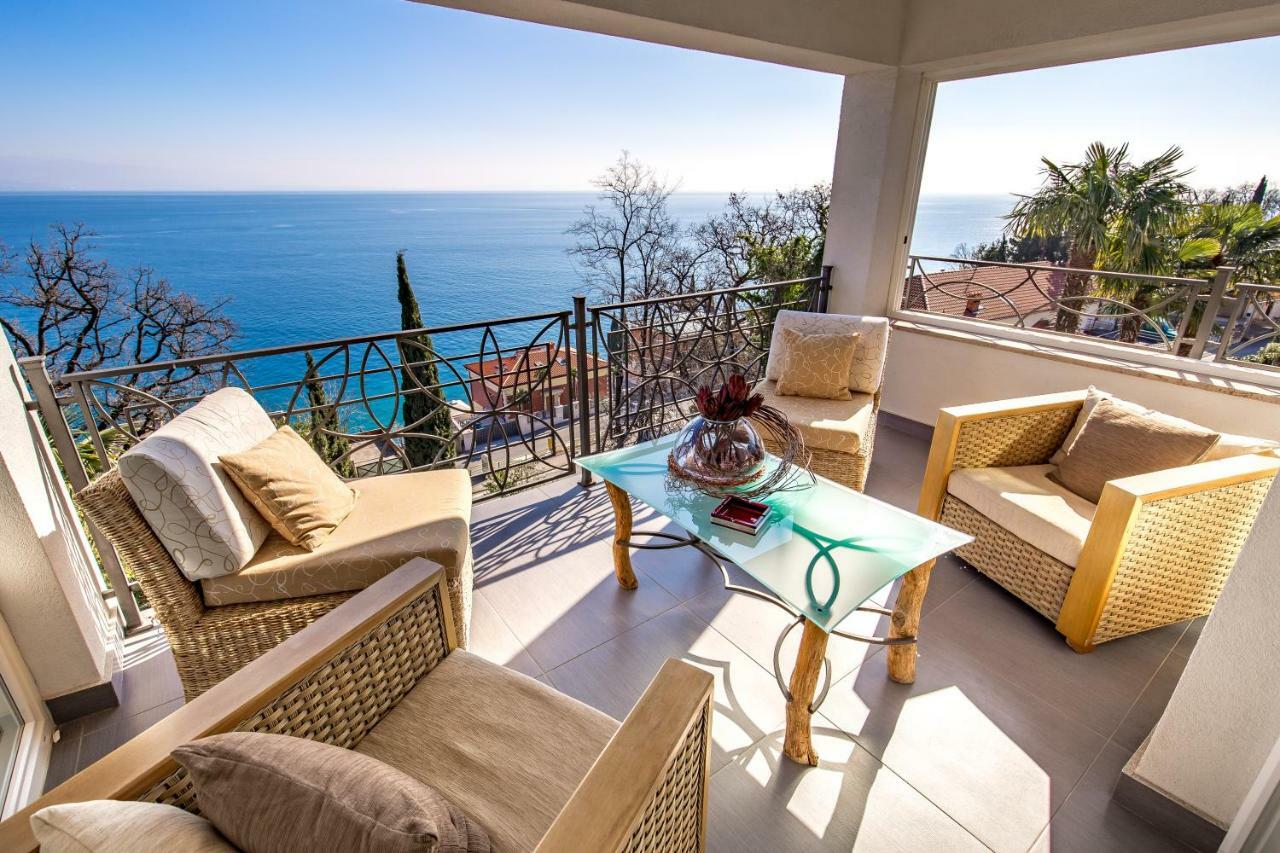 오파티아 Luxury Penthouse Prestige Near The Sea 아파트 외부 사진