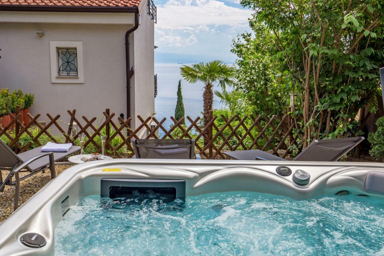 오파티아 Luxury Penthouse Prestige Near The Sea 아파트 외부 사진