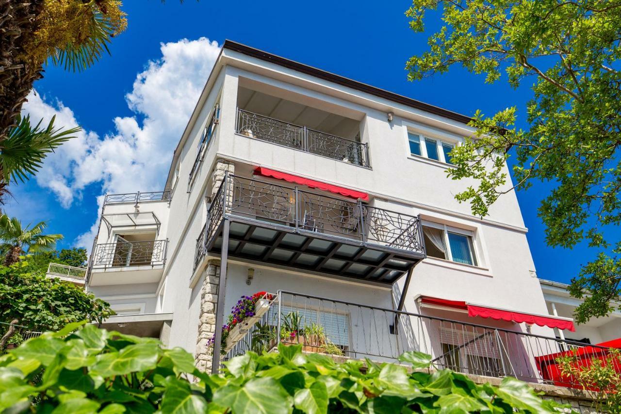오파티아 Luxury Penthouse Prestige Near The Sea 아파트 외부 사진