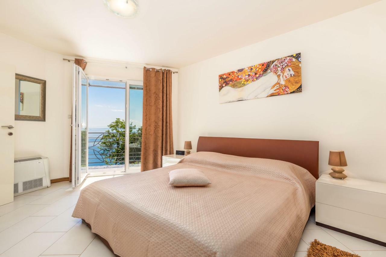 오파티아 Luxury Penthouse Prestige Near The Sea 아파트 외부 사진