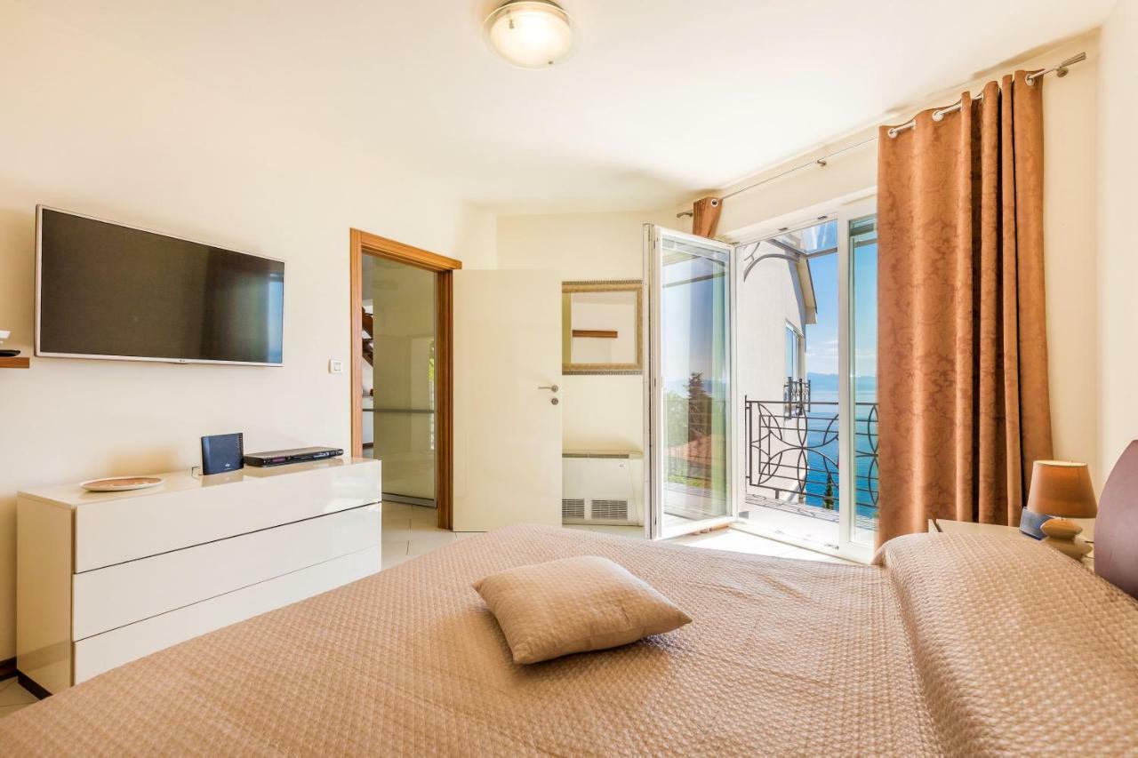 오파티아 Luxury Penthouse Prestige Near The Sea 아파트 외부 사진